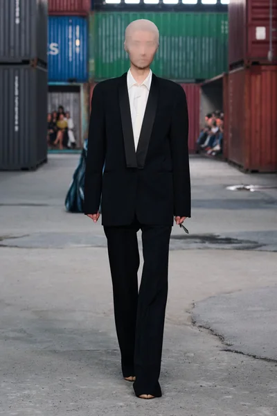 Look 4